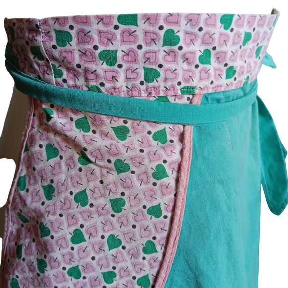 Vintage 1950's Handmade Half Apron Heart Print Teal Pink & Green Kitchenwear - Picture 3 of 6